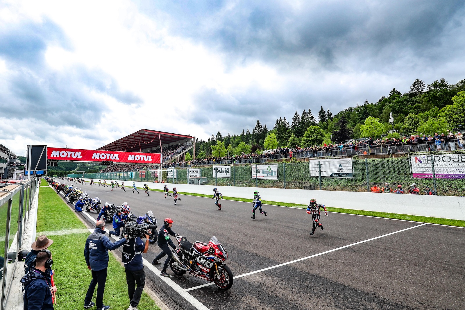 Départ des 8 Heures de Spa Motos 2025