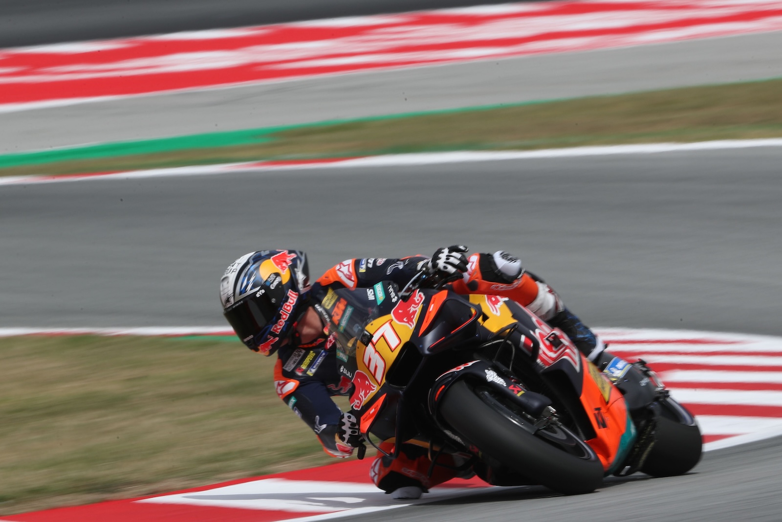 Pedro Acosta sur le circuit de Barcelone
