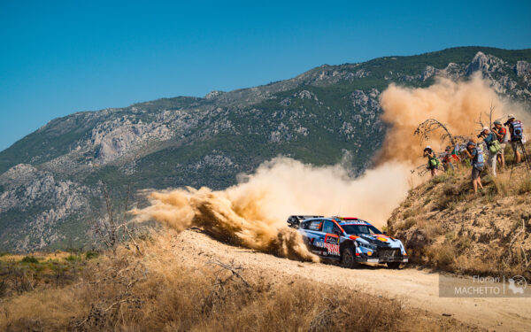 Acropole, ES4 : Neuville évite les crevaisons !