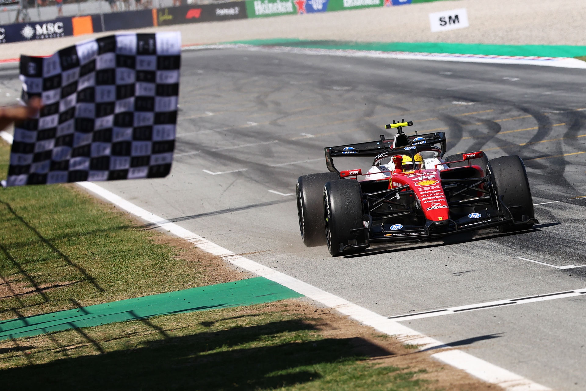 Lewis Hamilton vainqueur du GP de Barcelone 2026