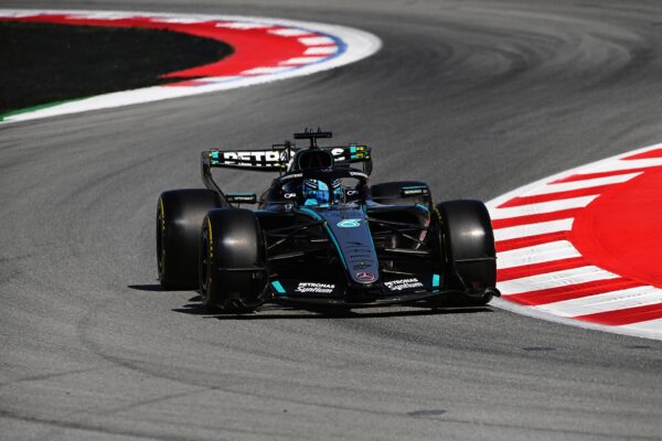 Barcelone, EL3 : Russell devant Piastri et Leclerc