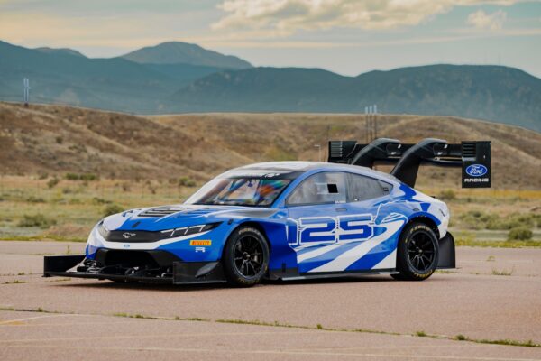 Super Mustang Mach-E EV Pikes Peak 2026