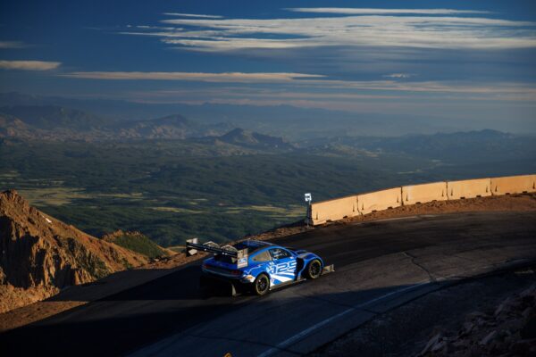 Romain Dumas et Ford s'imposent à Pikes Peak