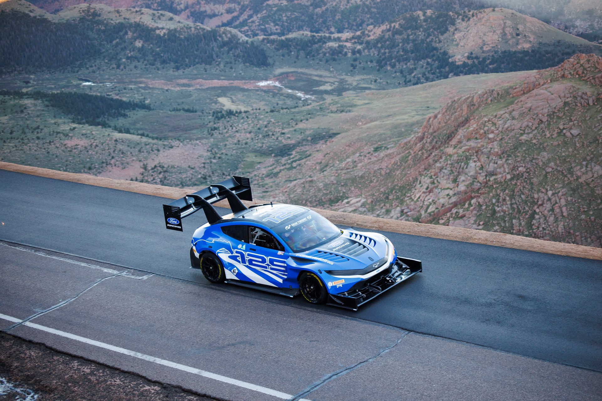 Super Mustang Mach-E EV Pikes Peak 2026