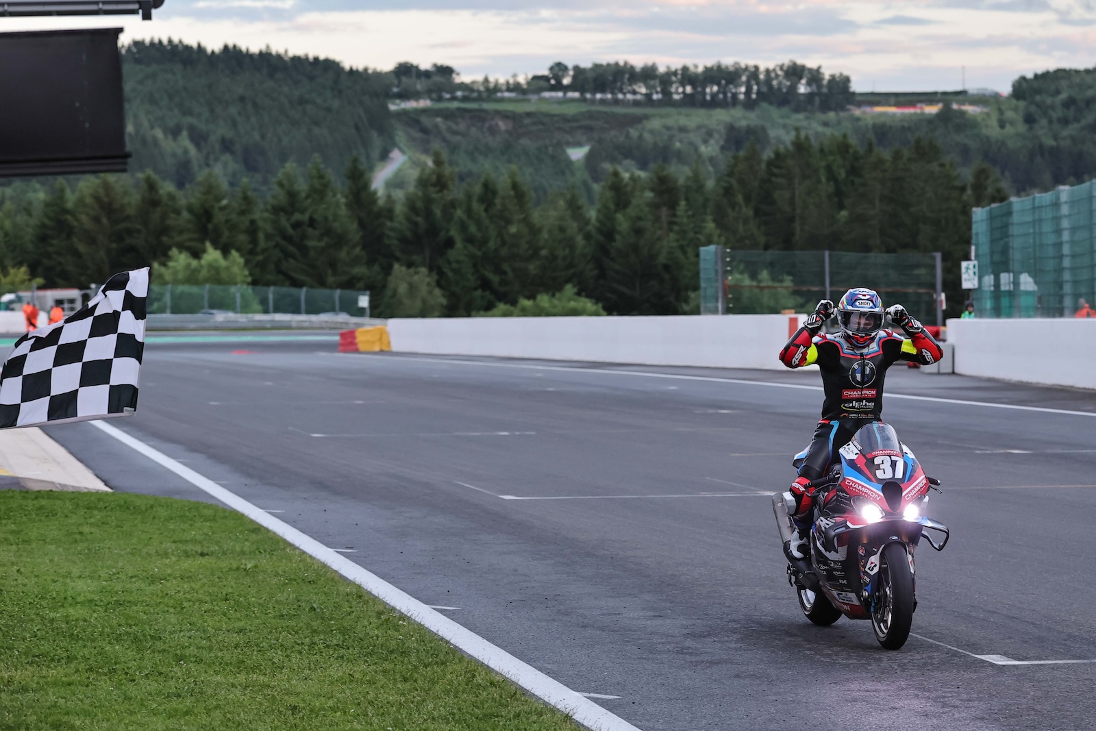 BMW Motorrad vainqueur des 8 Heures de Spa Motos 2026