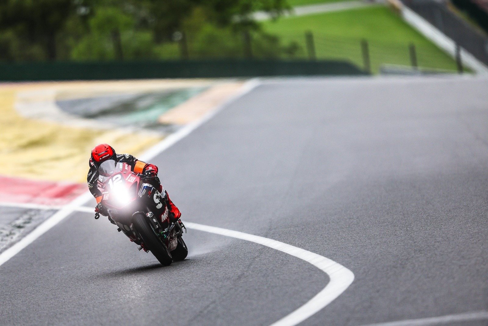 Yoshimura SERT Motul sur le circuit de Spa-Francorchamps