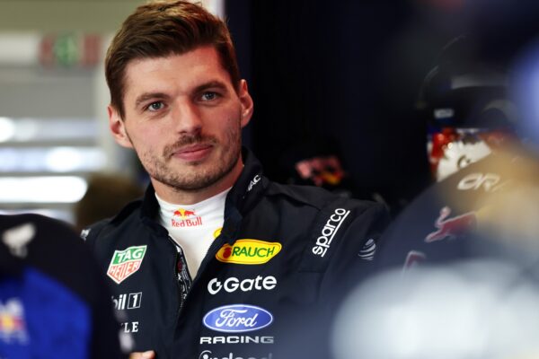 Verstappen regarde "vers l'avenir" avec Red Bull