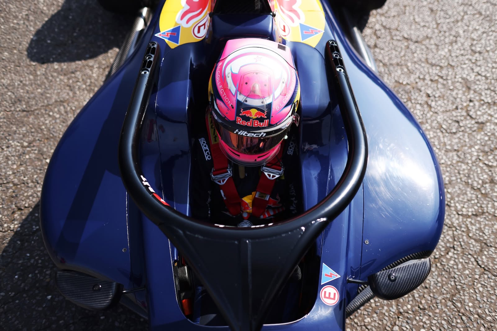 Chiara Bättig lors d'une manche de Formule 4 britannique.