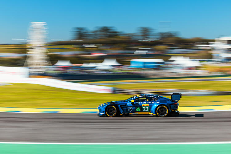 23 ADAM Jonny (gbr), PAUWELLS Kobe (bel), NEWELL Gray (usa), Heart of Racing Team, Aston Martin Vantage AMR GT3 Evo #23, LM GT3, action during the 6 Hours of Sao Paulo 2026, 4th round of the 2026 FIA World Endurance Championship, from July 10 to 12, 2026 on the Interlagos Circuit in Sao Paulo, Brazil - Photo Andrea Lorenzina / DPPI
