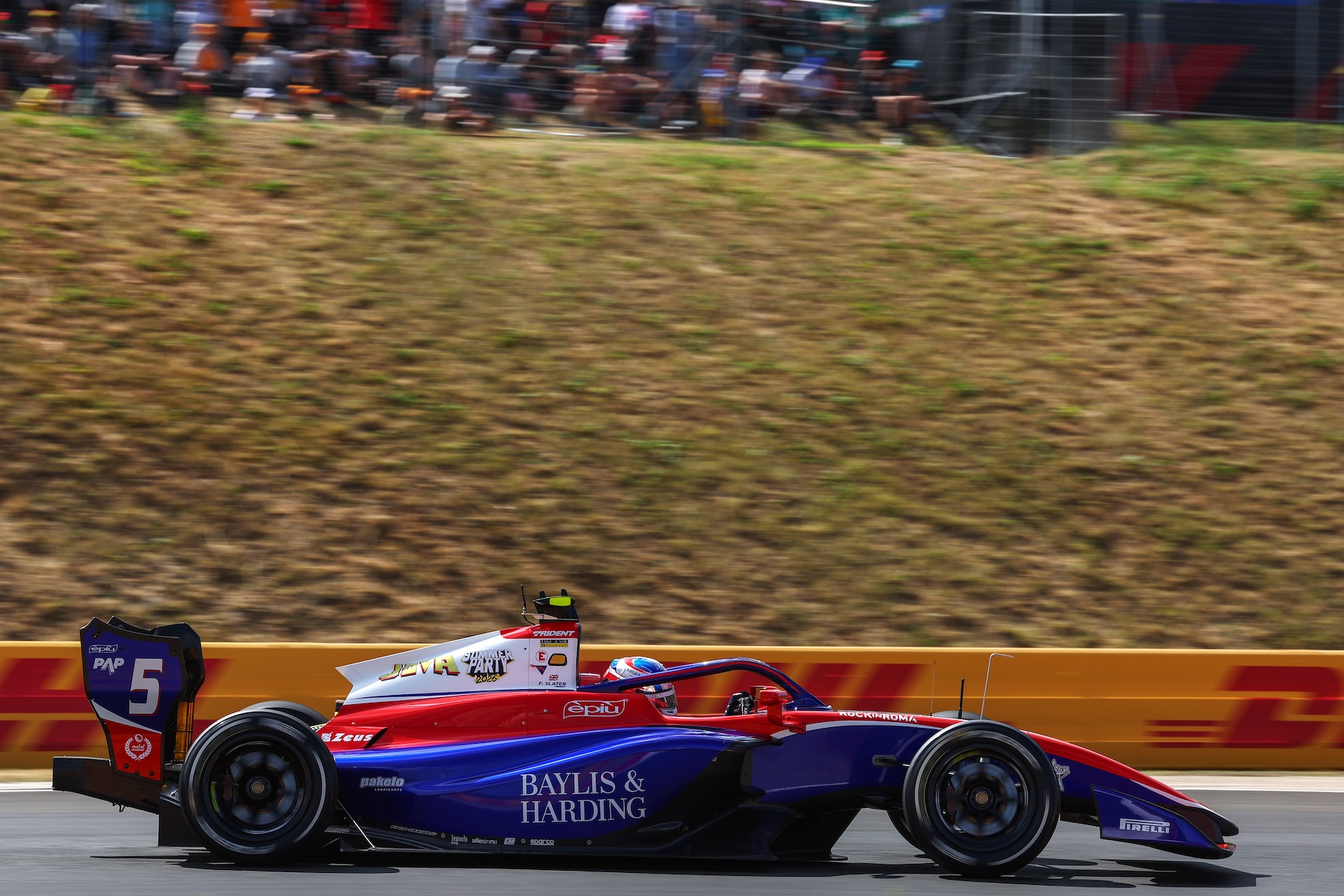 Théophile Naël et Freddie Slater s'imposent en Hongrie en FIA F3