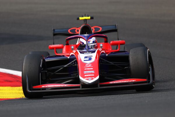 Freddie Slater réalise la pole position en Belgique en FIA F3