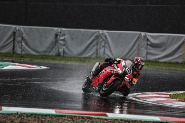8 Heures de Suzuka 2026 : Honda remporte une course pluvieuse