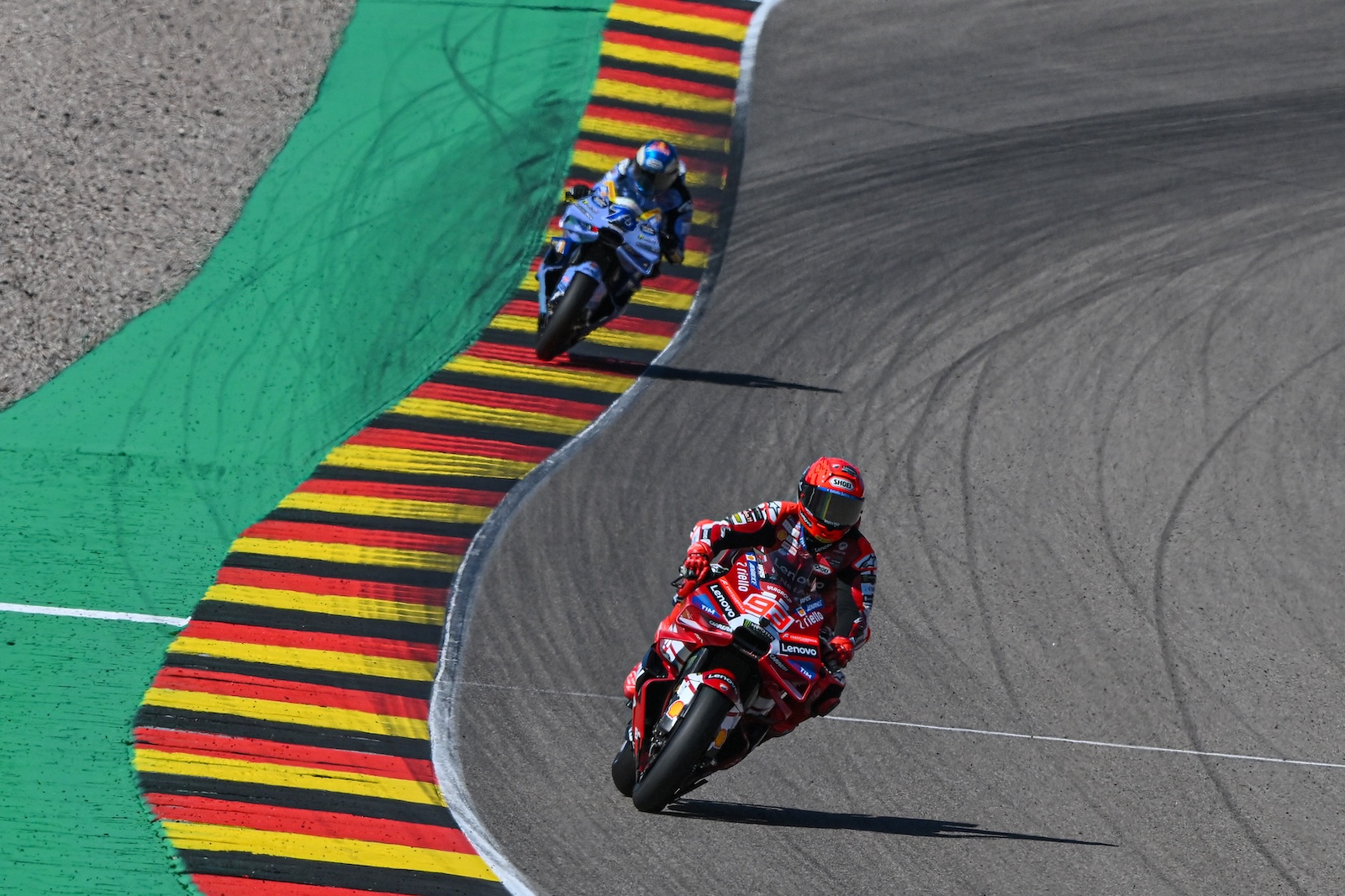 Marc Marquez devant Alex Marquez sur le Sachsenring