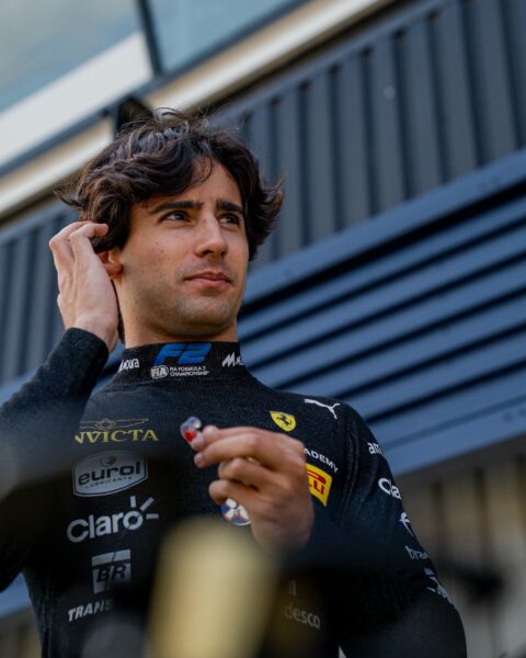 Rafael Camara réalise la pole position à Silverstone en FIA F2