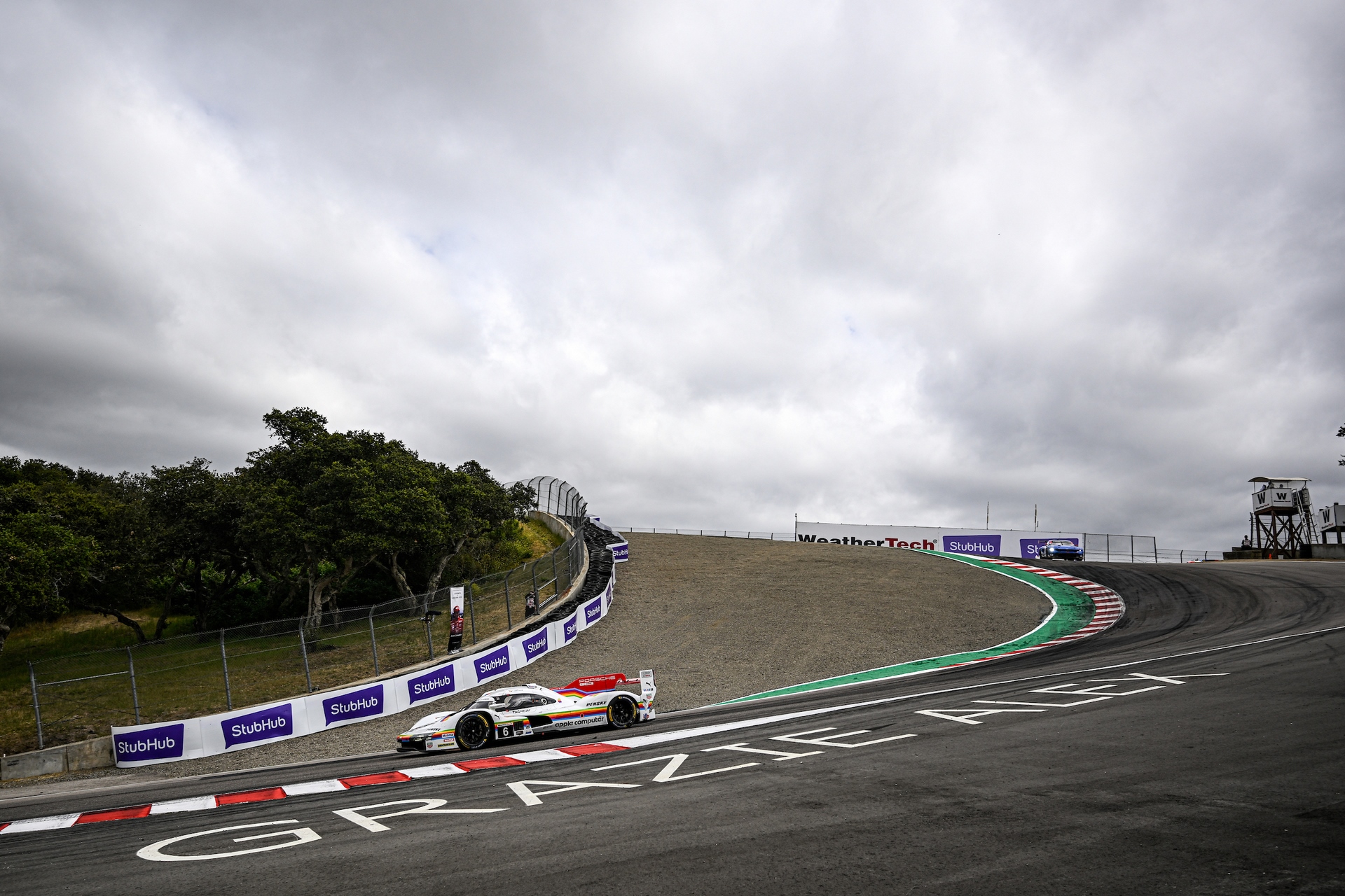 #6: Porsche Penske Motorsport, Porsche 963, GTP: Laurens Vanthoor, Kevin Estre, Alex Zanardi Memorial