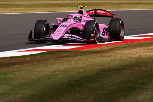Alex Dunne et Martinius Stenshorne en pole position à Bakou en FIA F2