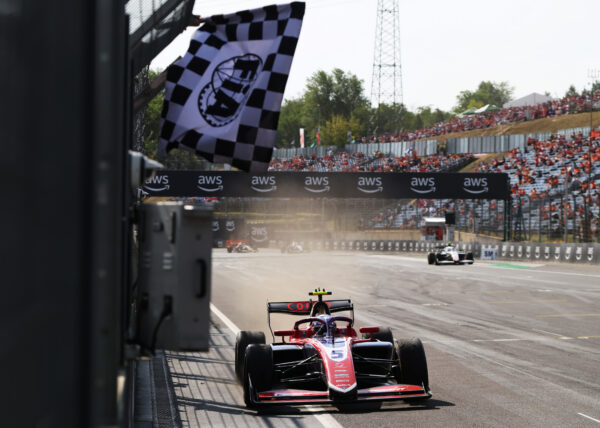 Freddie Slater réalise la pole position en FIA F3 à Monza
