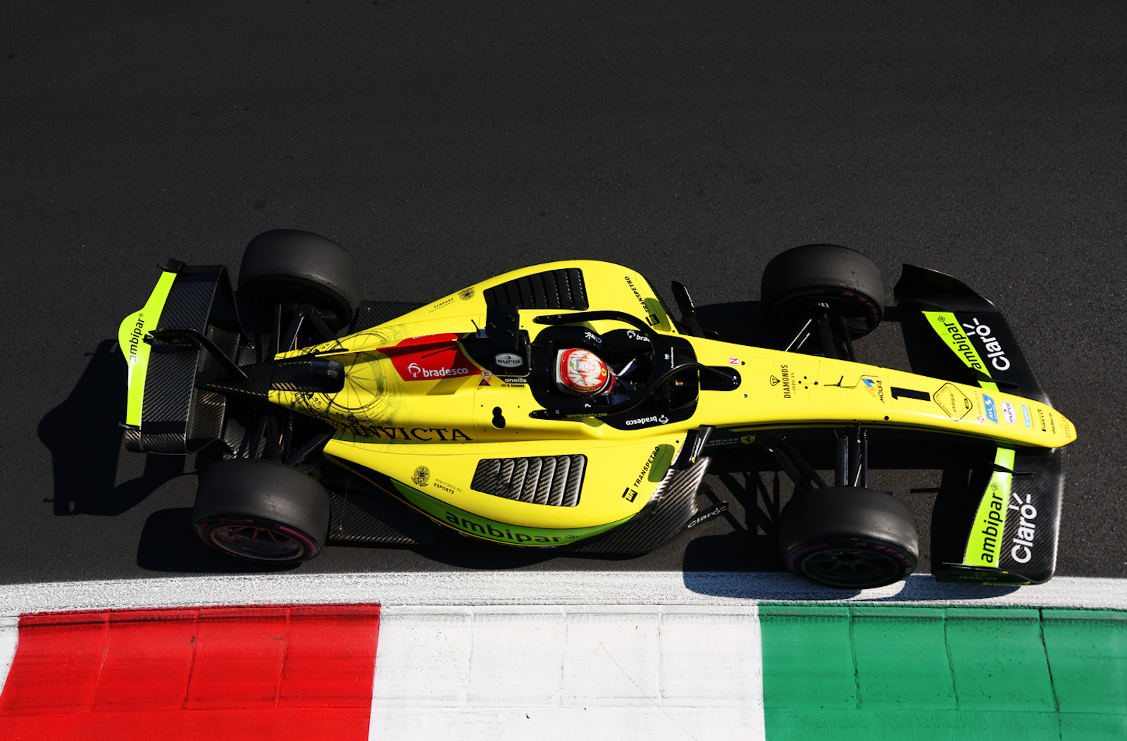Dino Beganovic, Alex Dunne et Rafael Camara victorieux en FIA F2 à Bakou