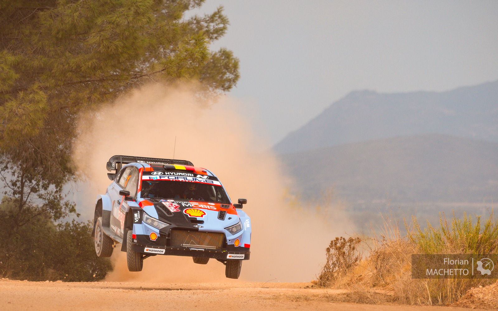 Sardaigne, ES7 : Hyundai toujours solidement installé en tête grâce à Neuville et Fourmaux