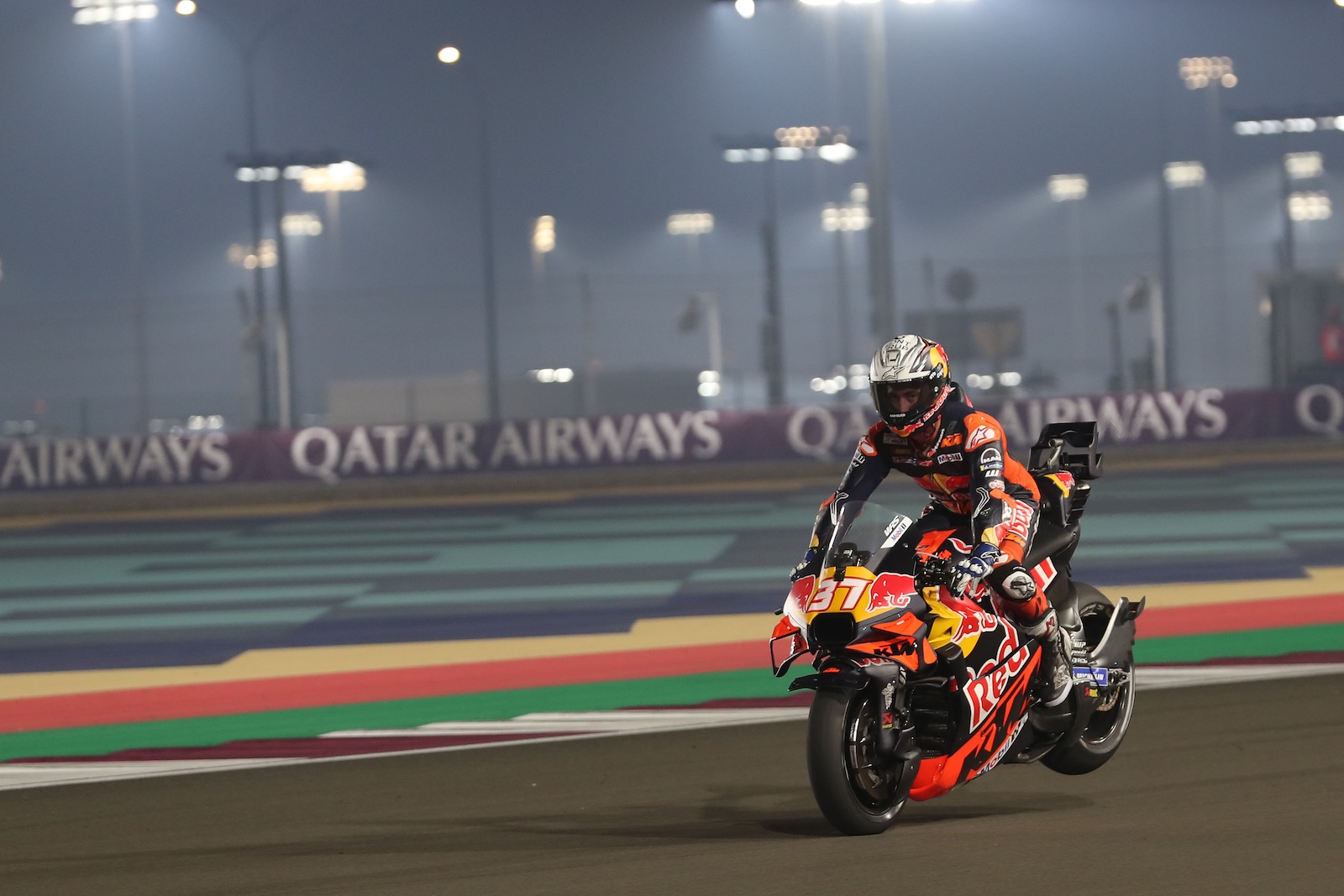 Pedro Acosta sur le circuit de Losail au Qatar
